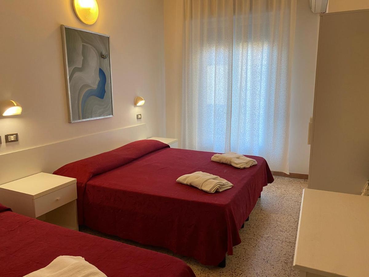Hotel Riva Rimini Luaran gambar