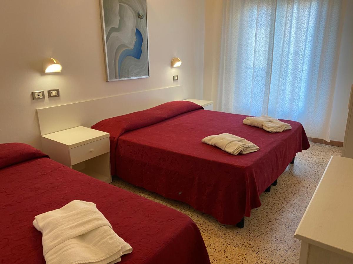 Hotel Riva Rimini Luaran gambar