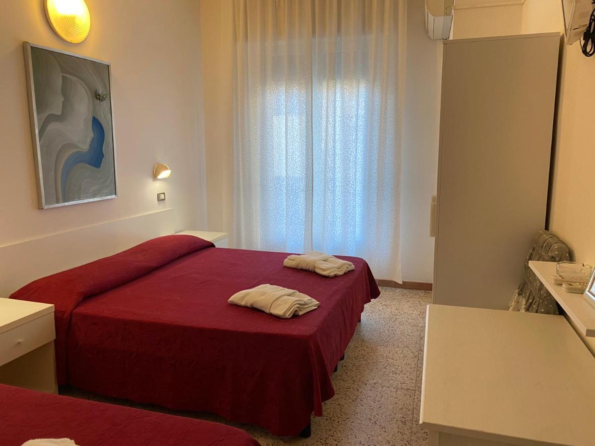 Hotel Riva Rimini Luaran gambar