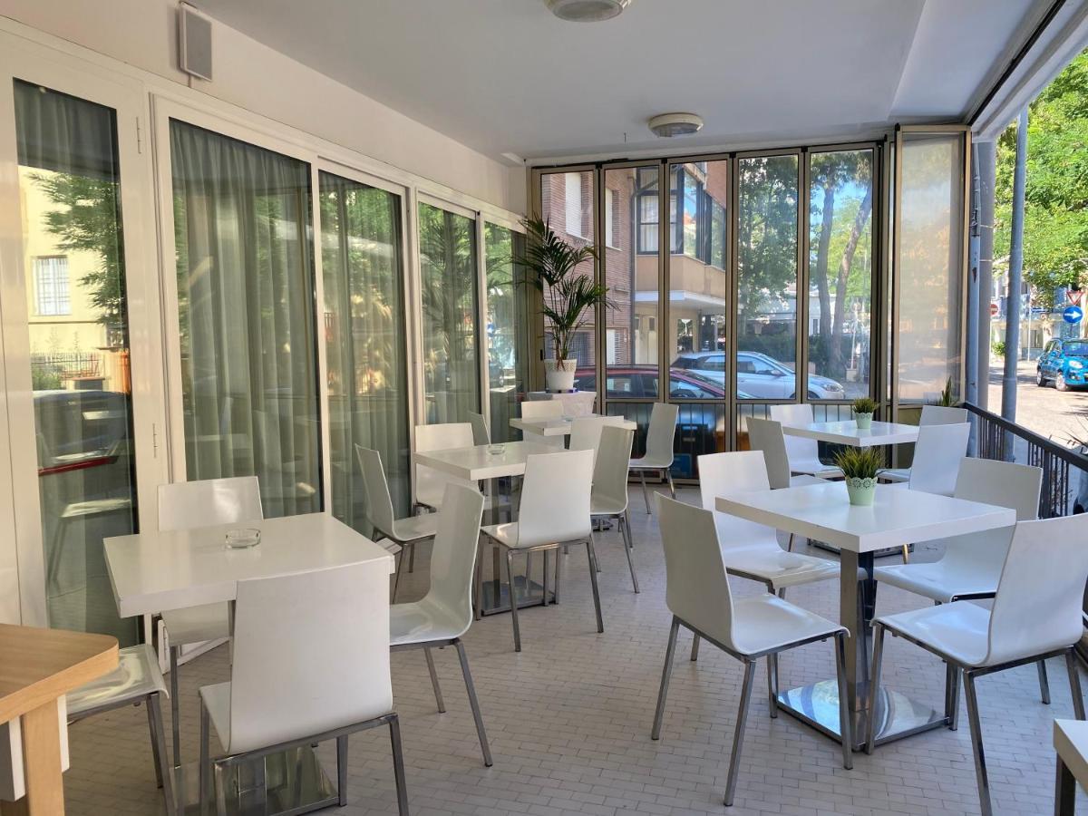 Hotel Riva Rimini Luaran gambar