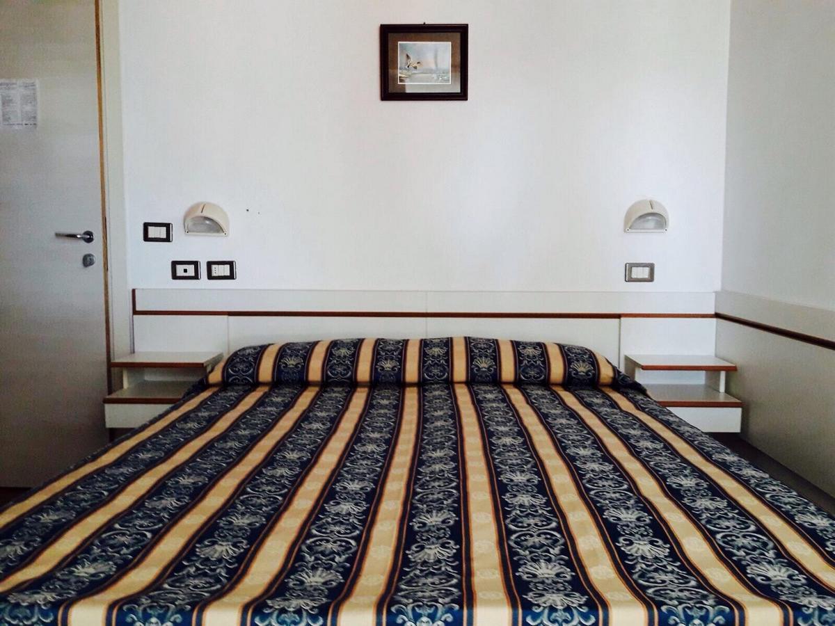 Hotel Riva Rimini Luaran gambar