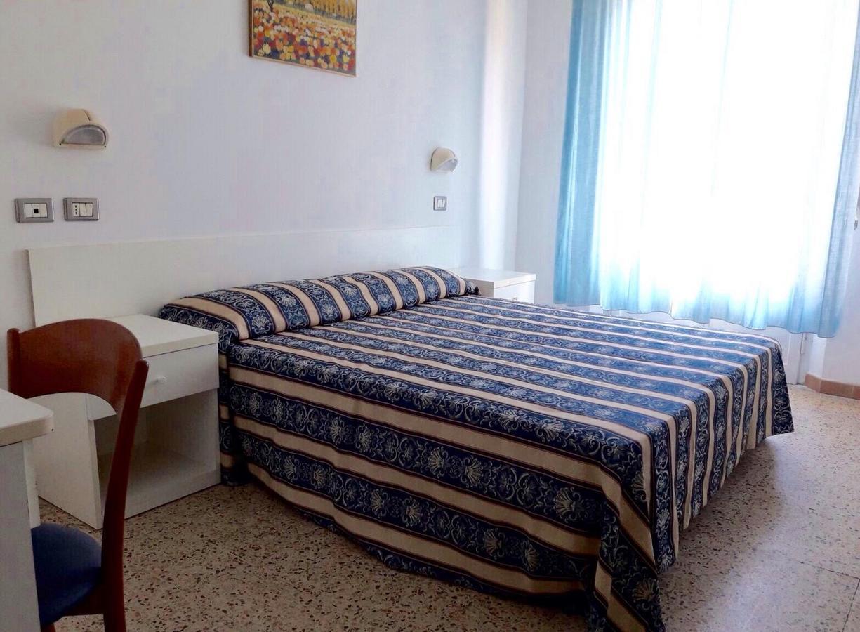Hotel Riva Rimini Luaran gambar