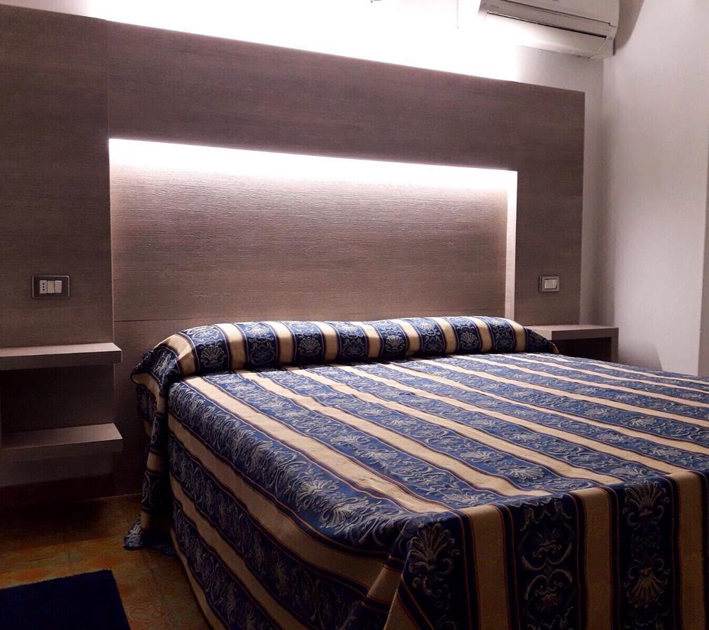 Hotel Riva Rimini Luaran gambar