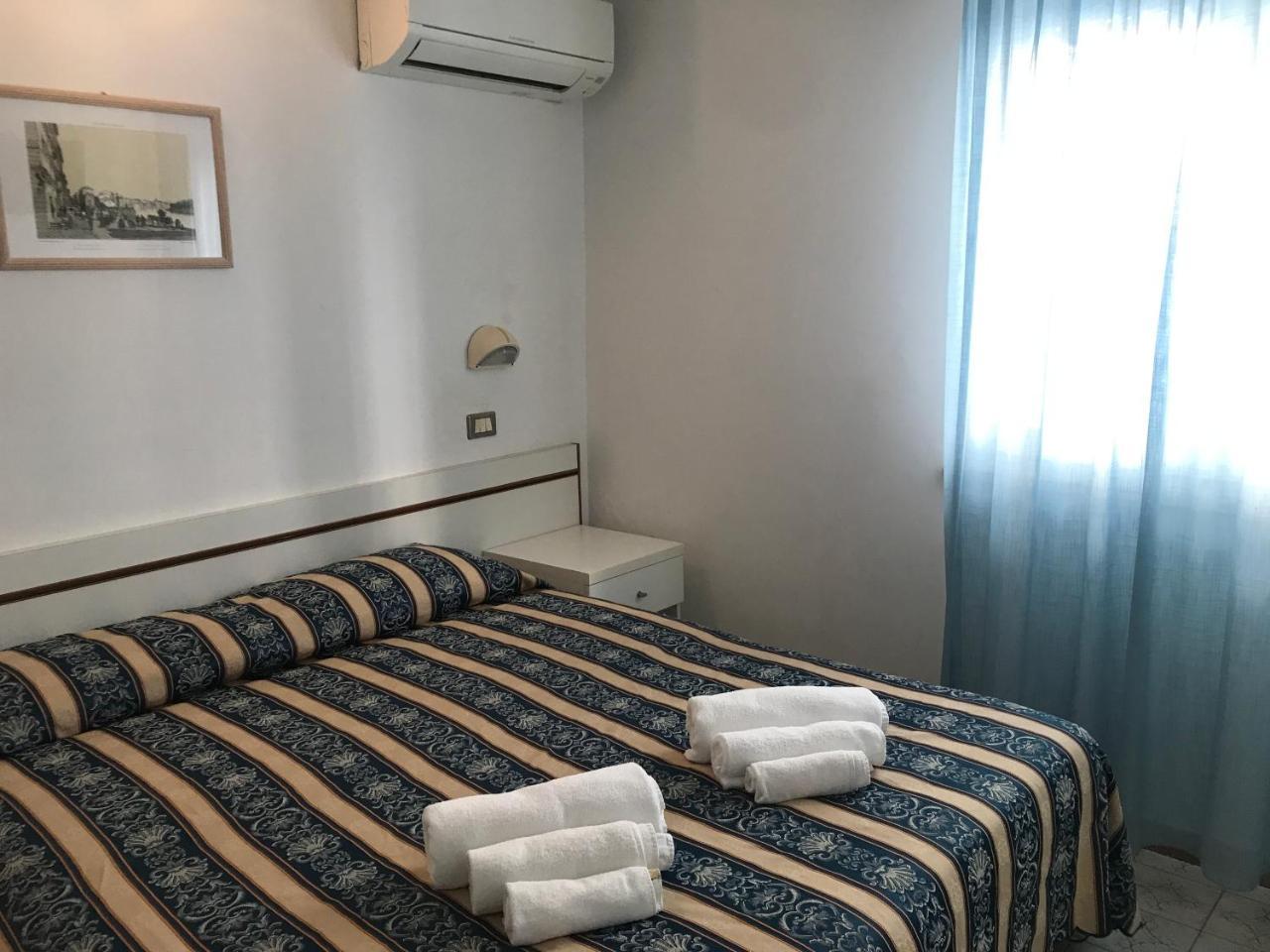 Hotel Riva Rimini Luaran gambar