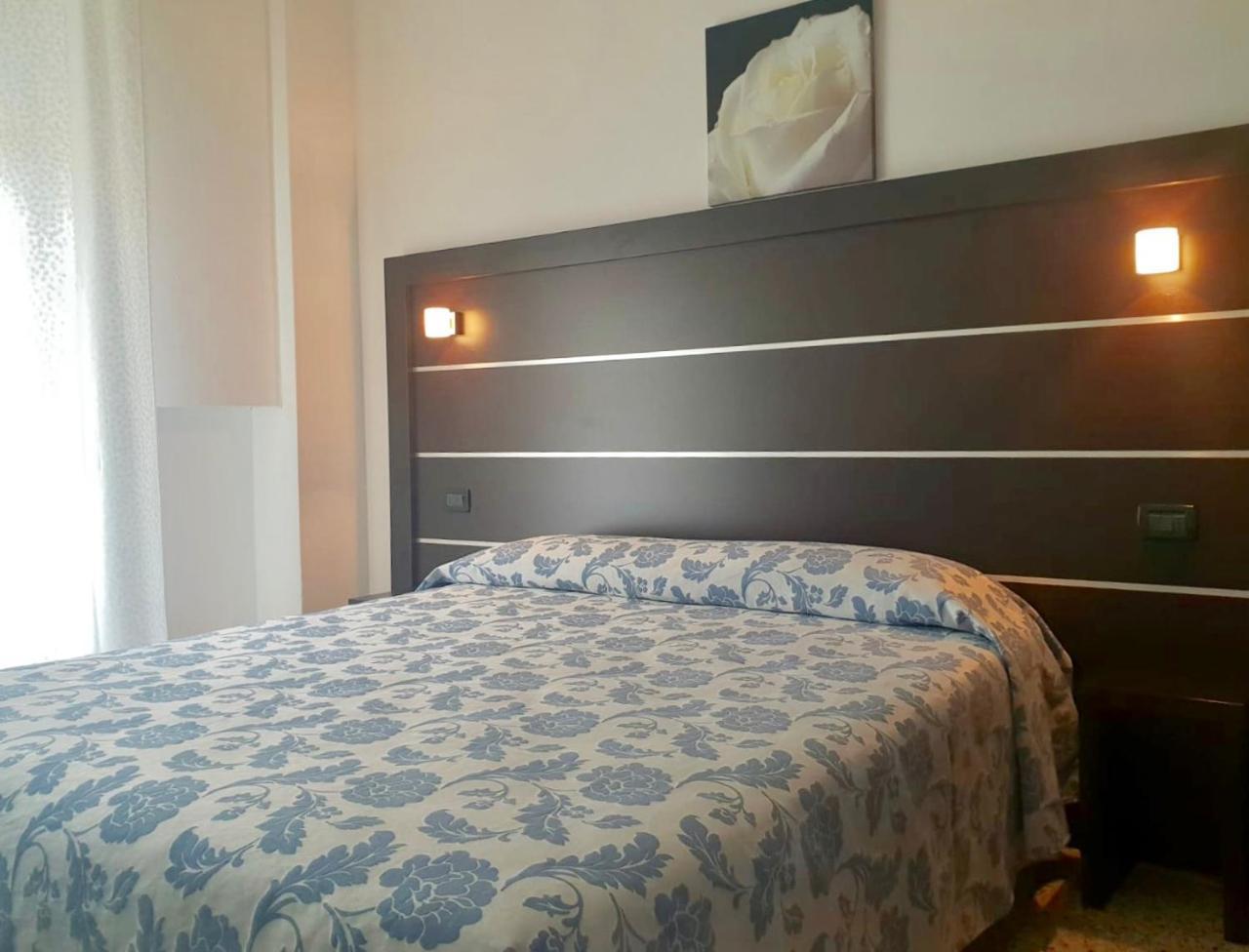 Hotel Riva Rimini Luaran gambar