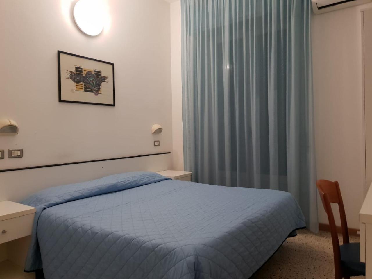 Hotel Riva Rimini Luaran gambar